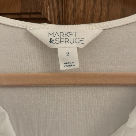 Market & Spruce white sleeveless top. Polkadot Patterson front. Plain on back. - Picture 2 of 5